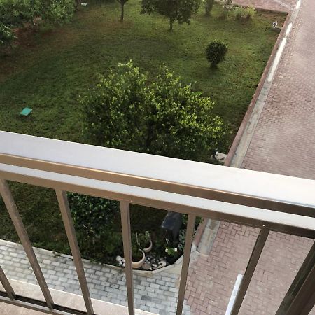 Deniz Airport Suites Никосия Экстерьер фото