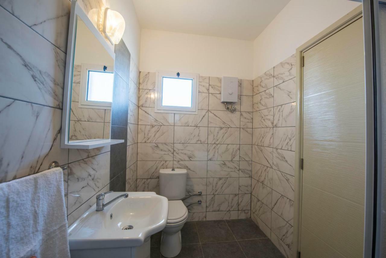 Deniz Airport Suites Никосия Экстерьер фото