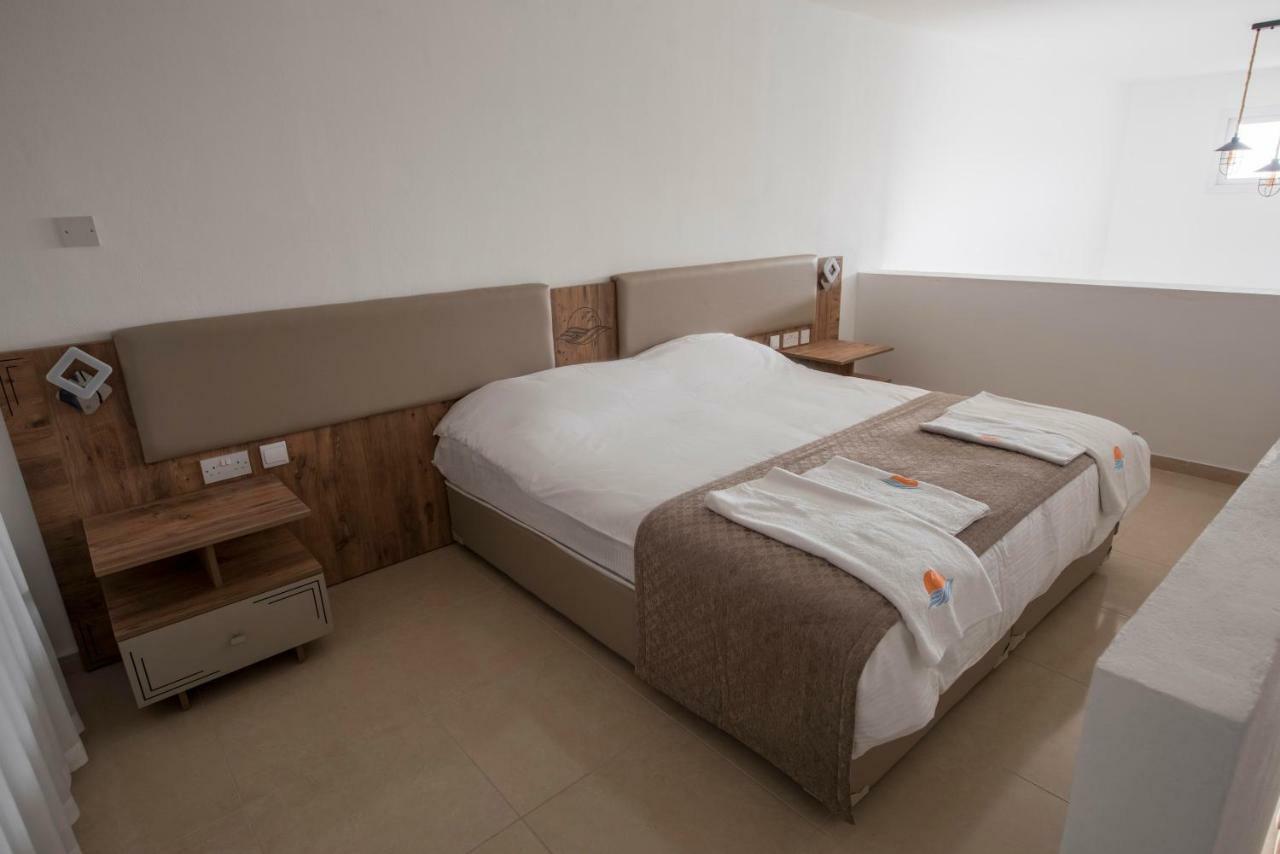 Deniz Airport Suites Никосия Экстерьер фото